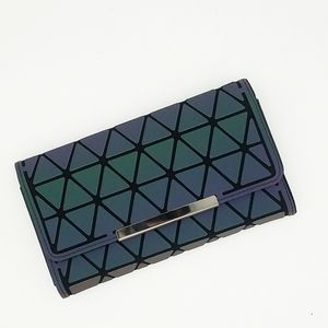 🍭Reflective Geometry Chameleon Clutch Wallet